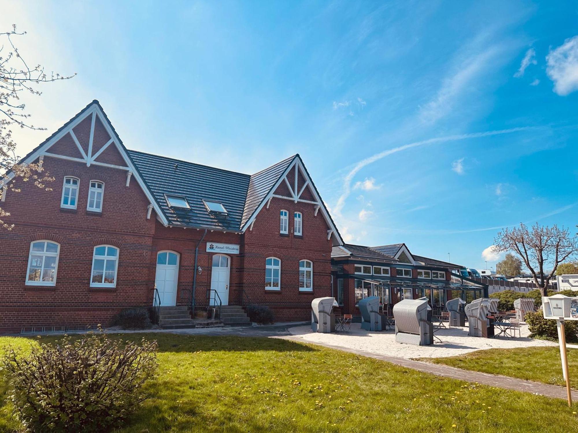 Kanal-Haus "Das Gaestehaus Direkt Am Nok" Osterrönfeld Exterior foto