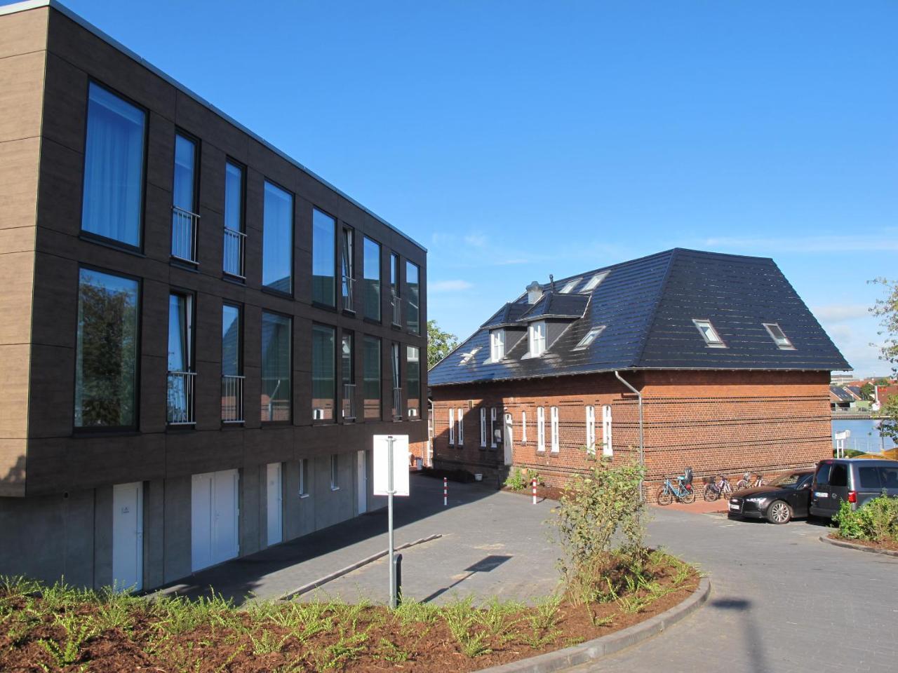 Kanal-Haus "Das Gaestehaus Direkt Am Nok" Osterrönfeld Exterior foto