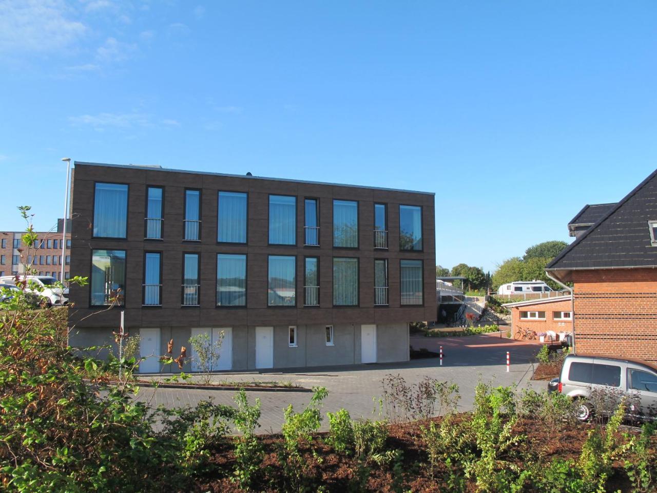 Kanal-Haus "Das Gaestehaus Direkt Am Nok" Osterrönfeld Exterior foto